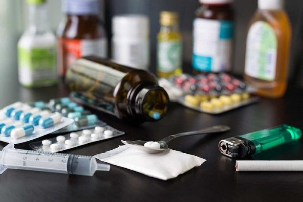 Medicii sunt șocați de pastilele extrem de periculoase pe care le consumă tinerii