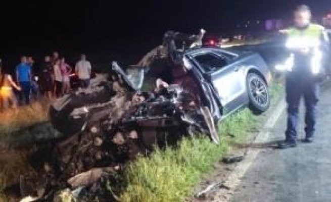 O nouă tragedie rutieră: Tată și fiică, morți după ce mașina a intrat într-un camion
