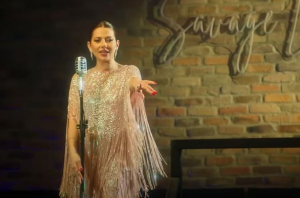 Lidia Buble a lansat „Robándote un beso“, alături de Lenier. Video
