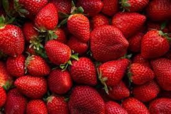 Producţia de fructe de vară în UE a scăzut cu 6,3% în 2022