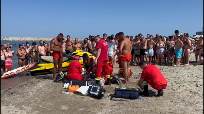 Un tânăr, de 22 de ani, a murit înecat, la plaja Modern. Video