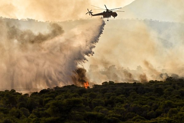 România trimite un nou modul de intervenție pentru stingerea incendiilor din Republica Elenă