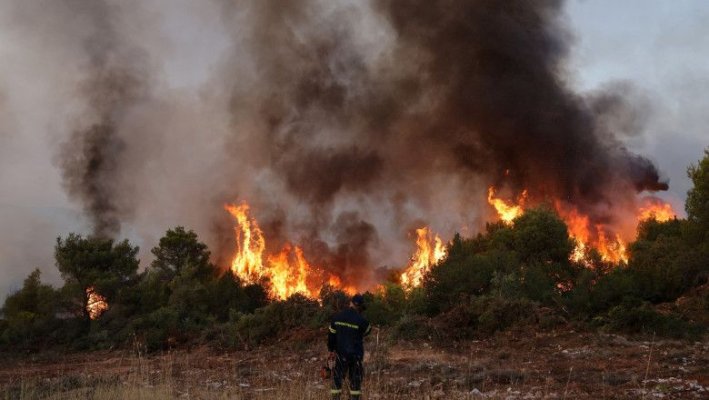 Cinci morţi în Italia în urma incendiilor şi furtunilor violente