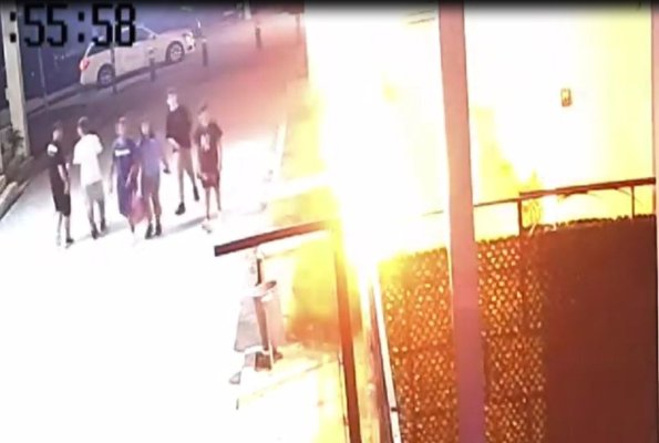 La un pas de al doilea Colectiv: un inconștient a incendiat un club din Costinești! Video
