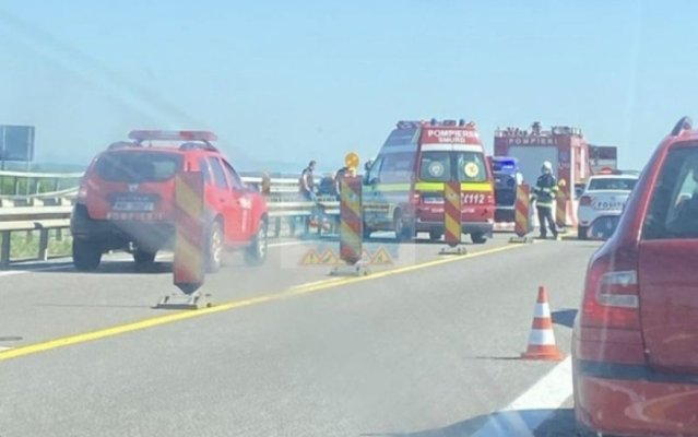 Accident grav pe A3: Un motociclist a intrat în parapet, traficul rutier este blocat