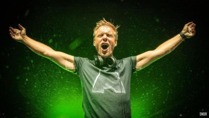 Armin van Buuren va lansa un show de pe Burj Khalifa, cea mai înaltă clădire din lume