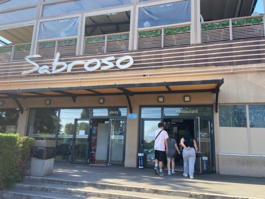 La Sabroso, bacșișul a devenit obligatoriu. Un client s-a trezit cu el pe bon, fără a fi întrebat