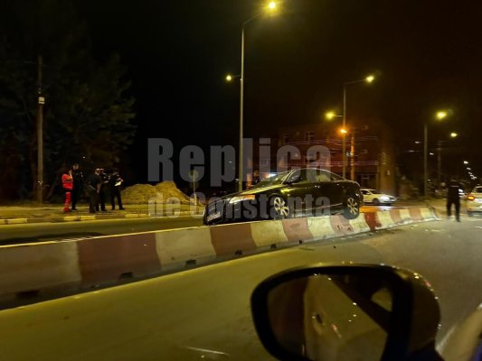Un șofer s-a urcat cu AUDI pe parapetul din zona Tabăra Năvodari