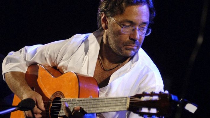 Chitaristul de jazz american Al Di Meola a făcut infarct în timpul unui concert la București