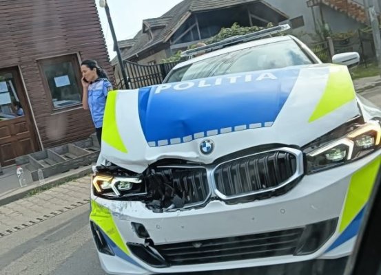 Doi poliţişti, răniţi într-un accident de circulaţie, în timp ce se aflau în misiune