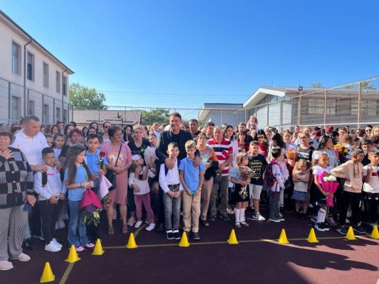 Florin Mitroi, primarul comunei Valu lui Traian, prezent la deschiderea noului an școlar