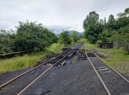 S-a furat o porţiune din calea ferată îngustă de la Mina Lonea 