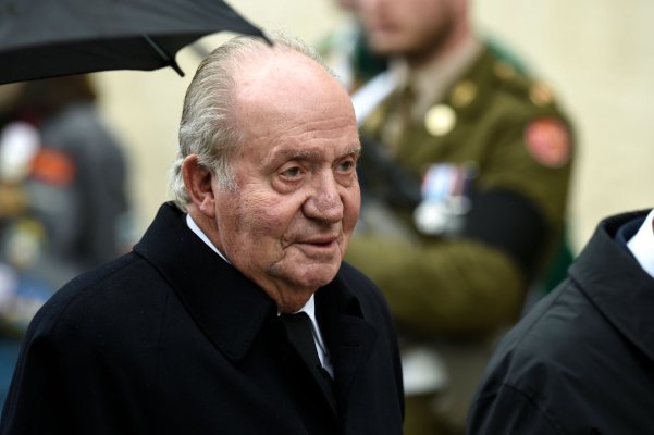Dat în judecată la Londra de fosta sa amantă, fostul rege spaniol Juan Carlos scapă de proces