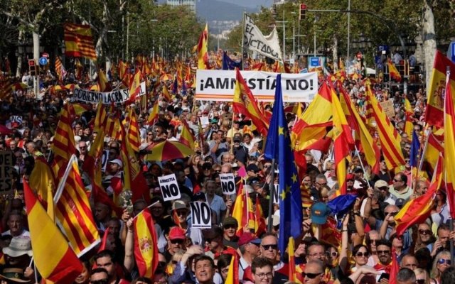Spania: Demonstraţie la Barcelona împotriva unei posibile amnistii pentru separatiştii catalani