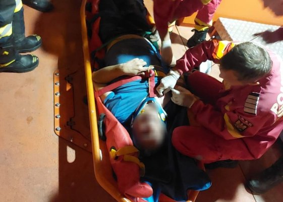 ARSVOM a intervenit în Portul Constanța: o persoană a căzut de pe macara. Video