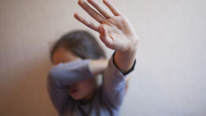 Doi soți din București și-au violat nepoatele în mod repetat: aveau fetișuri ciudate