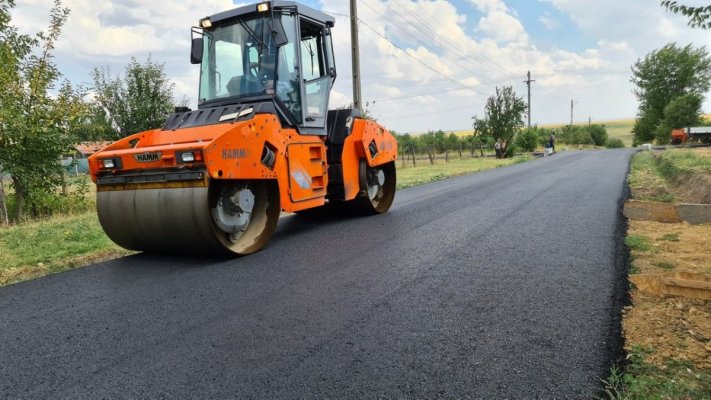 Continuă modernizarea drumurilor în Mihail Koăglniceanu