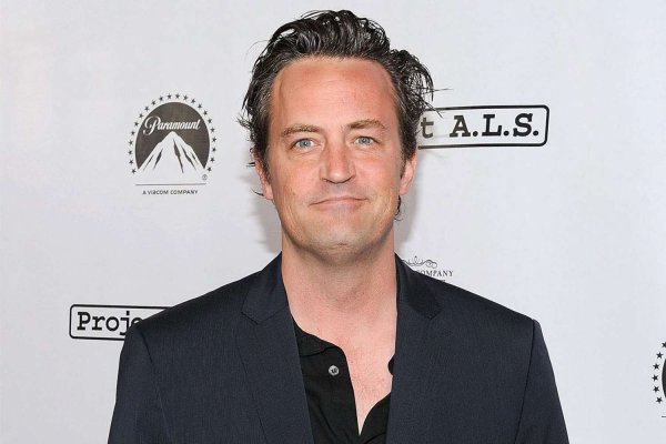 Memoriile lui Matthew Perry: Friends i-au adus faima, dar nu a putut potoli demonii personali