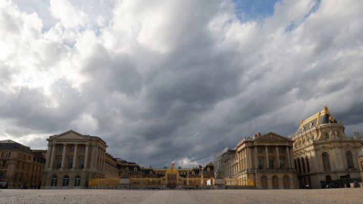 Încă o alertă cu bombă la Versailles. Palatul a fost evacuat pentru a cincea oară