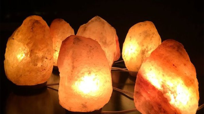 Lampa de sare de Himalaya, stimulentul bunei dispoziții. Beneficiile pentru sănătate 