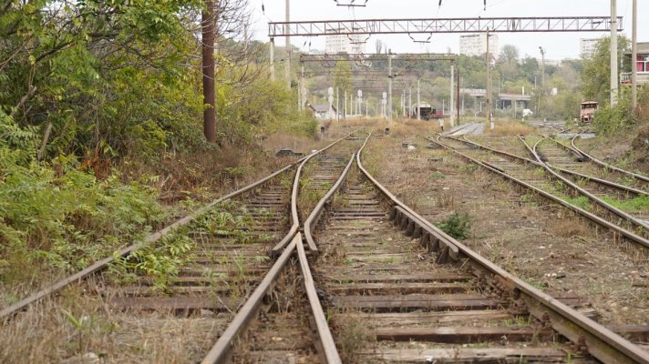 Continuă lucrările de reparații și întreținere a infrastructurii feroviare publice din Portul Constanța