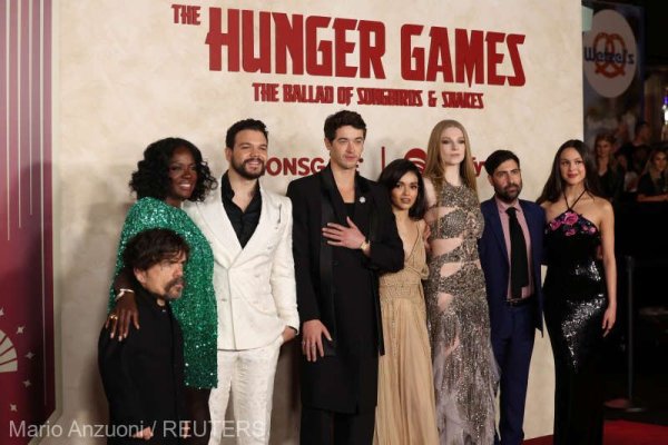 Noul film din saga ''Jocurile foamei'' s-a menţinut pe prima poziţie în box-office-ul nord-american