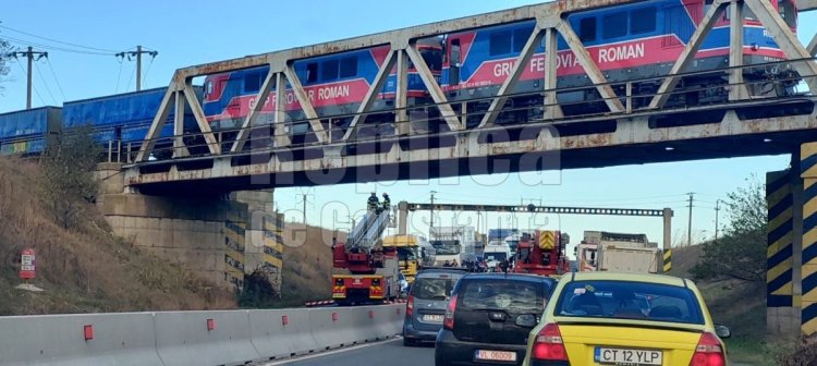 Mașină lovită de tren, între Ovidiu și M. Kogălniceanu: victima e militar! Video
