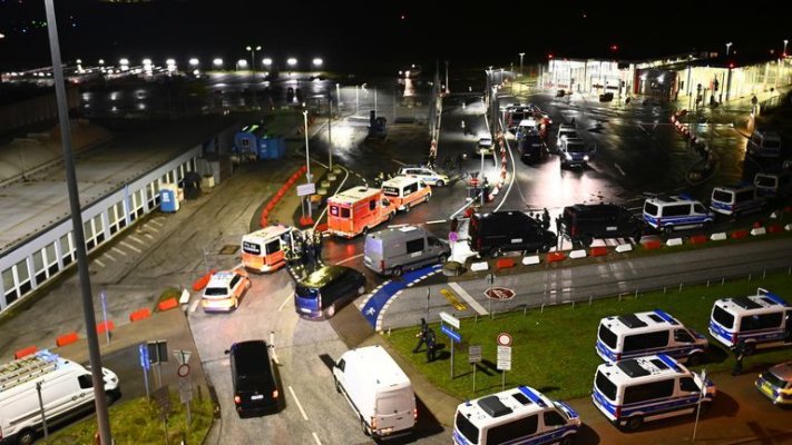 Alertă teroristă: Copil luat ostatic într-un aeroport. Video