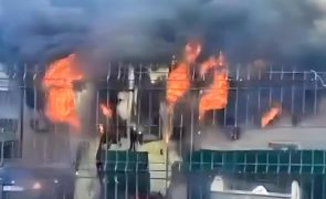 Incendiu puternic în Ilfov: 13 autospeciale se află la fața locului