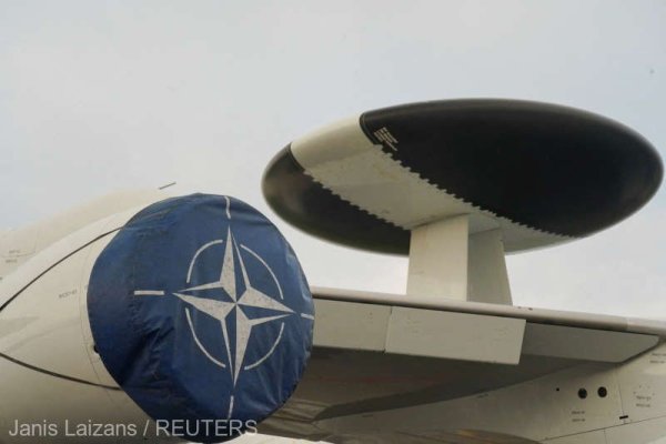 NATO îndeamnă statele membre să-şi facă temele în materie de logistică