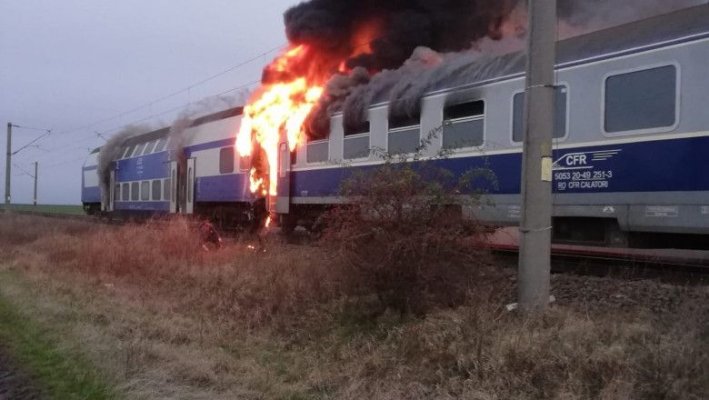 Un tren, care a plecat din Iași spre Tecuci, a luat foc în gara Bârnova