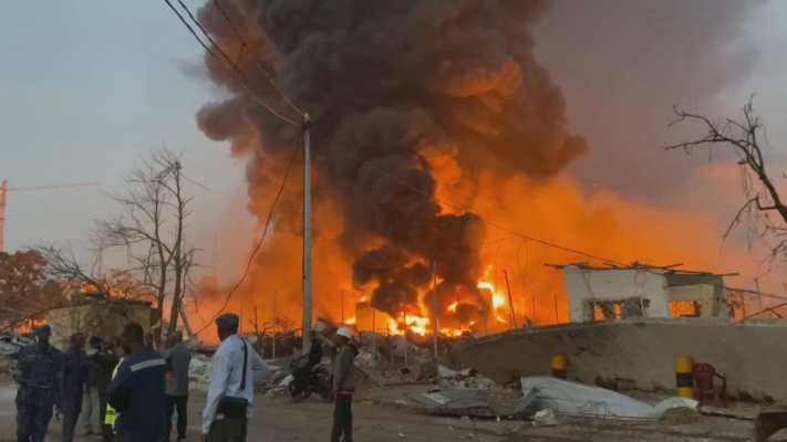 Explozie la un depozit de carburant în Guineea: Cel puţin 14 morţi şi 190 de răniţi