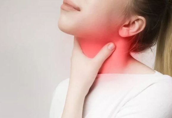 5 boli cu un simptom comun supărător: umflarea şi inflamarea gâtului