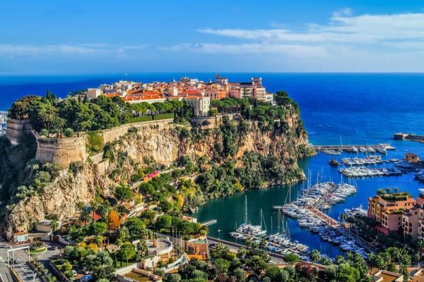 Primarul din Monaco, în funcție de 20 de ani, inculpat pentru corupție 