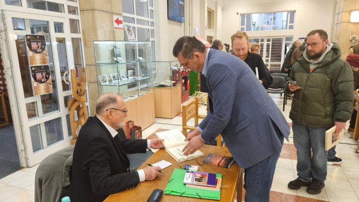 Deputatul Horia Țuțuianu, alături de actorul Virgil Andriescu, la lansarea cărții acestuia