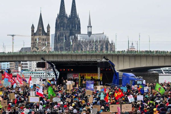 Germania: Sute de mii de persoane au manifestat din nou împotriva extremei drepte