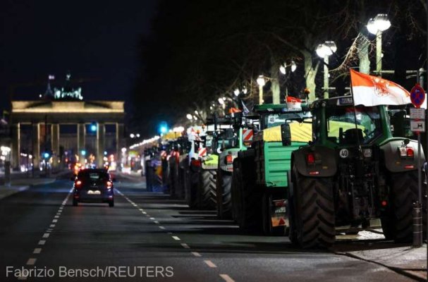 Fermierii germani blochează drumurile pentru a protesta împotriva reducerii subvenţiilor la motorină
