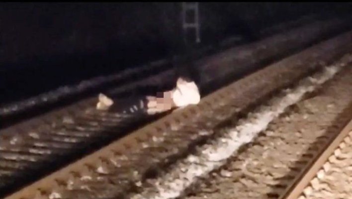 13 trenuri întârziate, după ce un bărbat s-a masturbat pe calea ferată