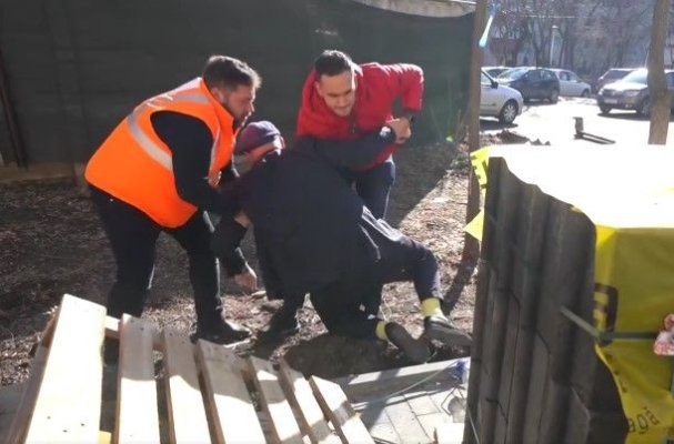 Cristian Popescu Piedone a căzut pe șantier: „Băga-mi-aș...! M-am julit un pic!“ Video