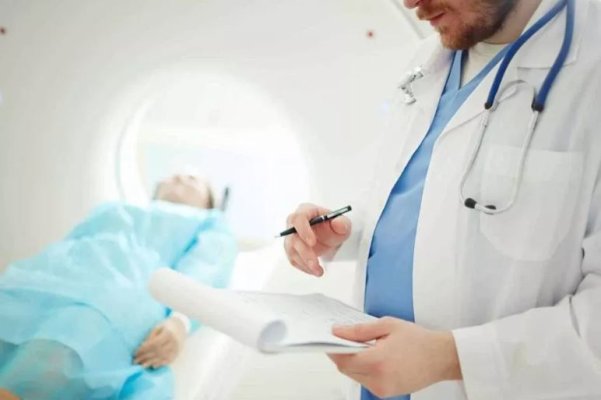 Medic radiolog: „Un CT la cap te iradiază cât 1000 de radiografii toracice“