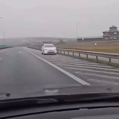 Un șofer inconștient a condus pe contrasens, pe autostradă. Video