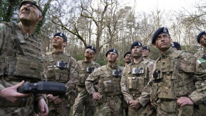 Șeful armatei UK îi avertizează pe britanici să se pregătească de un război masiv cu Rusia