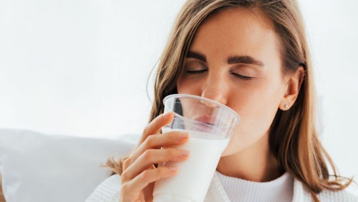 De ce să bei o dată pe săptămână lapte cu usturoi, înainte de culcare