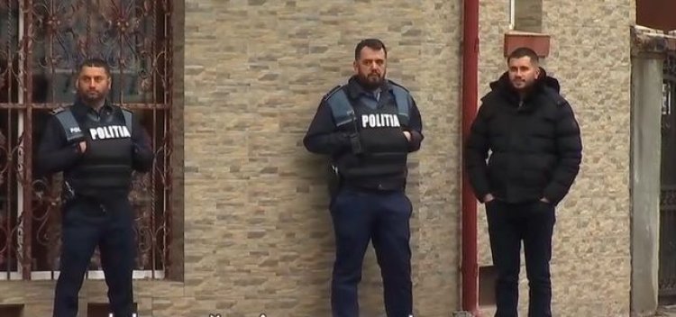 Un fost polițist, baricadat într-un apartament din București: A fost reținut. Video