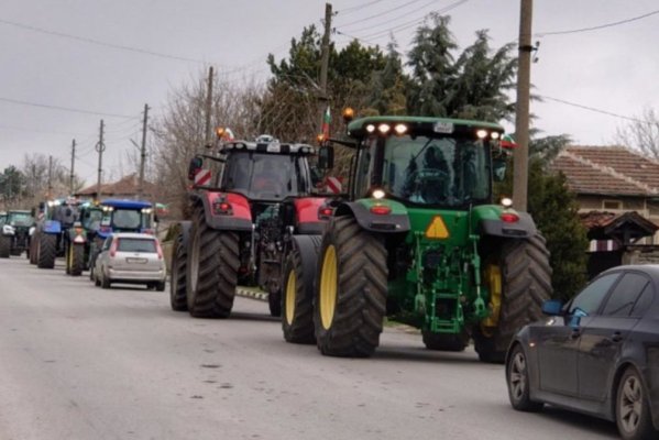 Reprezentanţi ai transportatorilor şi ai fermierilor merg la Ministerul Finanţelor 