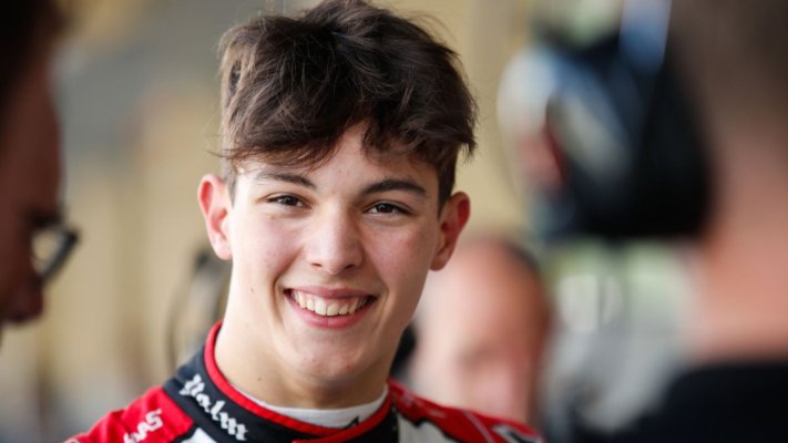 Tânărul britanic de 18 ani, Oliver Bearman, se alătură echipei Ferrari ca pilot de rezervă