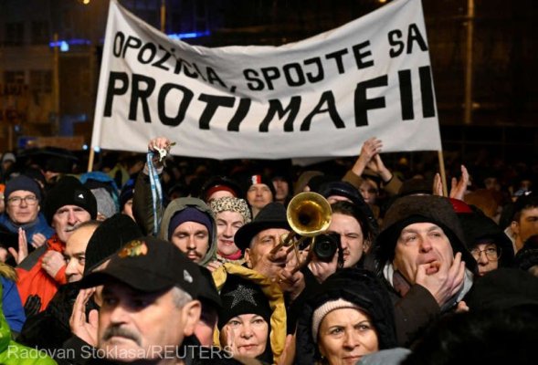 Slovacia: Zeci de mii de manifestanţi împotriva reducerii pedepselor pentru corupţie