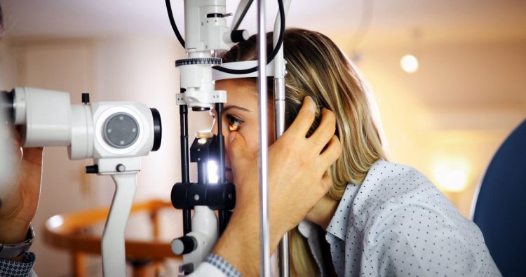 Medic: Frigul poate afecta vederea. Schiatul poate arde celulele corneene
