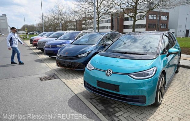 Bloomberg: Volkswagen se alătură Renault şi nu mai vinde acţiuni la afacerea sa dedicată vehiculelor electrice