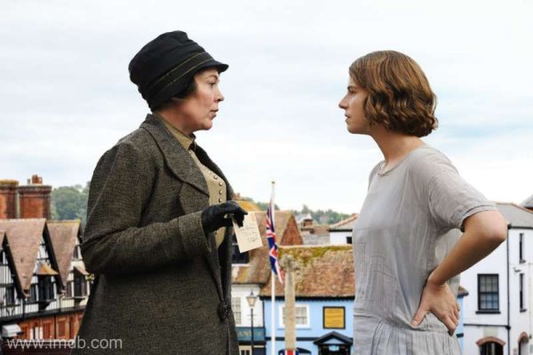 Actriţele Olivia Colman şi Jessie Buckley se reunesc în comedia ''Wicked Little Letters''